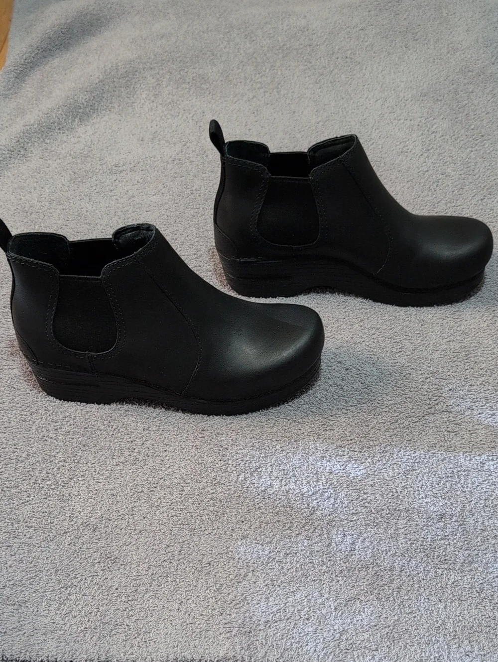 NWOT Dansko Black Frankie Chelsea-Style Ankle Booties Size 37